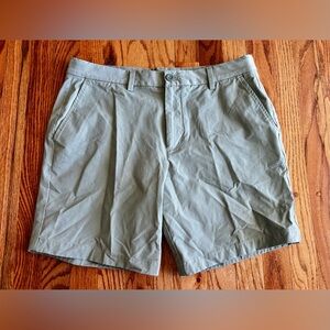 Vineyard Vines Men's Light Gray Flat-Front Shorts - waist 33